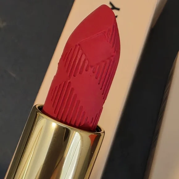 Burberry Kisses Matte Lipstick Bundle - Picture 4 of 6